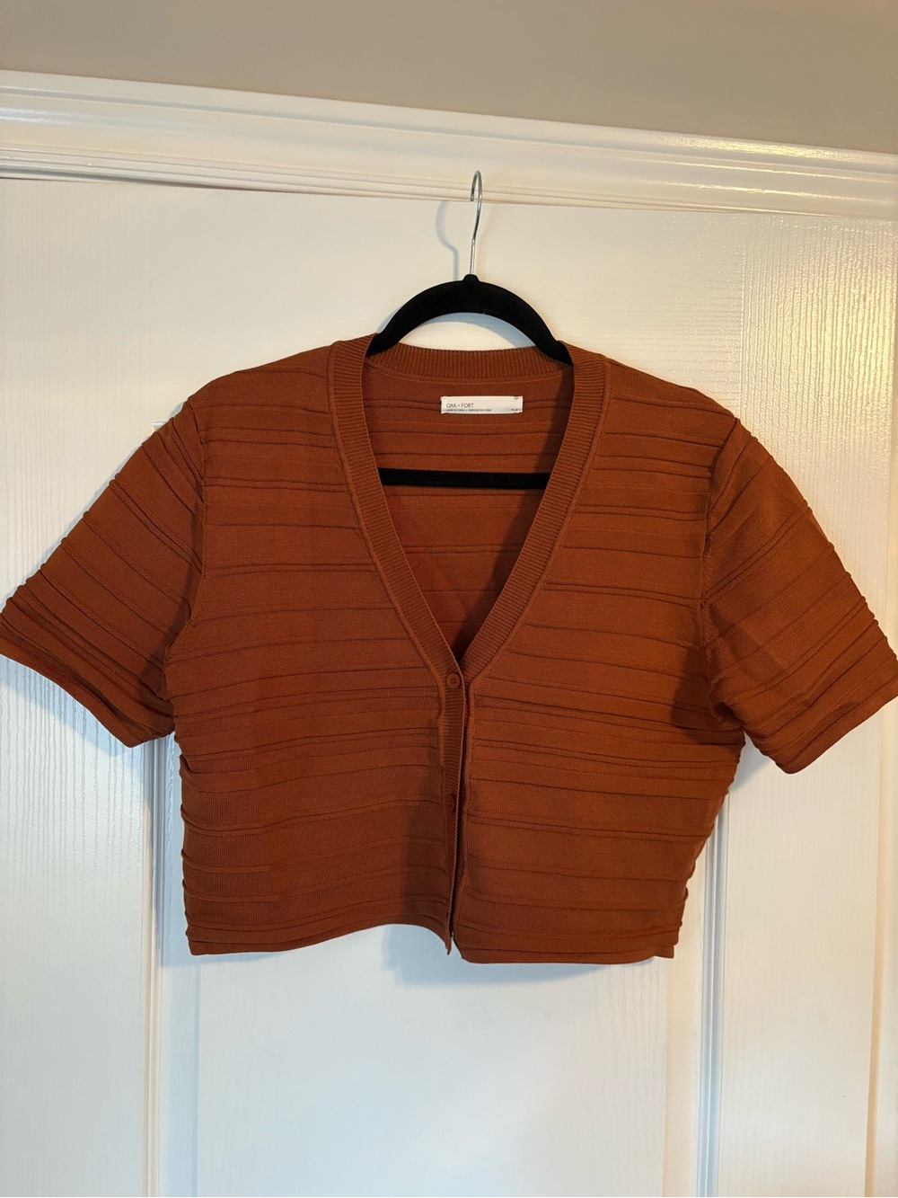 OAK + FORT Rust Brown Ribbed V‑Neck Short Sleeve Cardigan